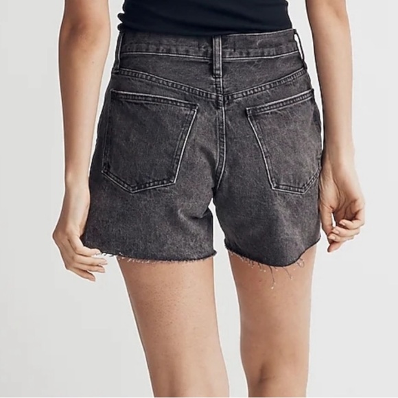 Madewell Relaxed Mid Length Shorts - Picture 2 of 11